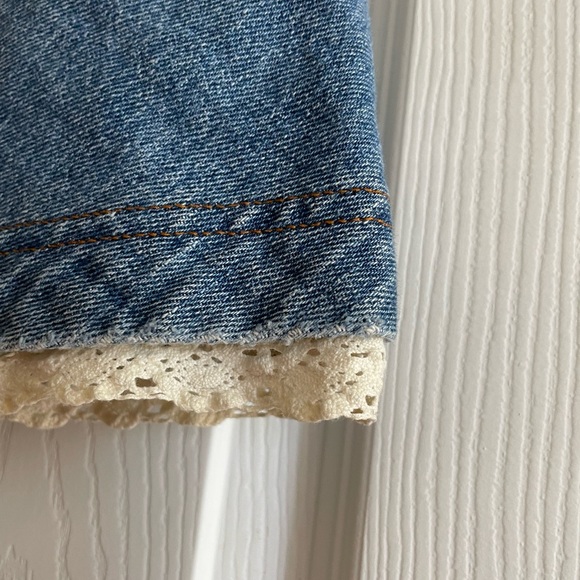 Cute middle length jeans with some laces. Very good used condition. - Picture 2 of 4